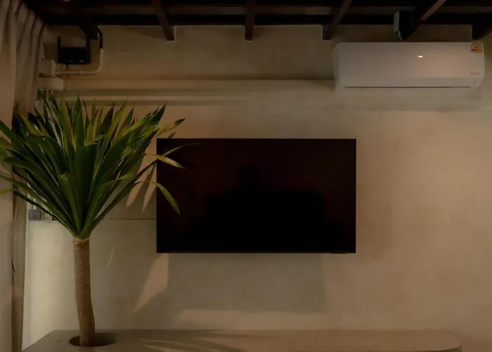 Cave 53 L Urban Sanctuary With Courtyard بيت للعطل
