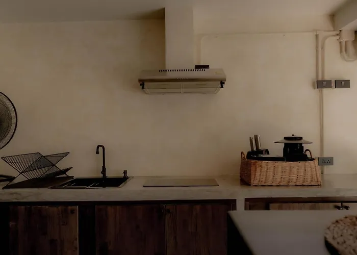 بيت للعطل Cave 53 L Urban Sanctuary With Courtyard بانكوك