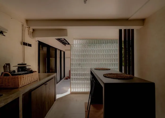 Cave 53 L Urban Sanctuary With Courtyard بانكوك